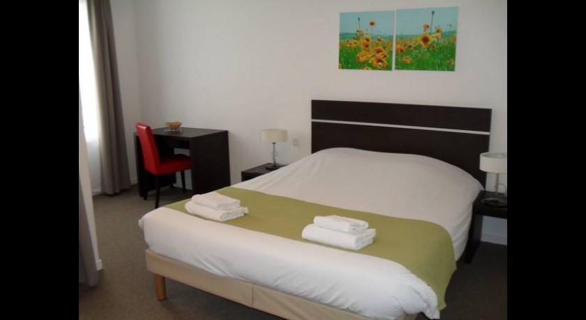 Hotel Park & Suites Village - Bois D'arcy  Bois-d'arcy