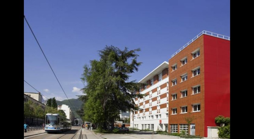 Adagio City Aparthotel Grenoble Berthelot (opening On 1st Of June) 