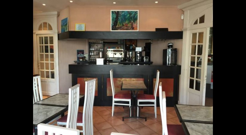 Hotel Le Faisan  Montluçon