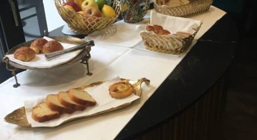 Hotel L'horset Washington  Paris