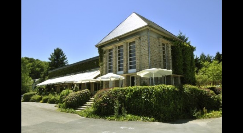 Logis Hotel Du Lac  Neuvic