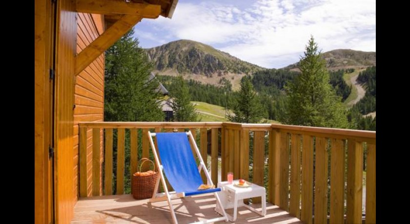 Hotel Madame Vacances Les Chalets De La Diva  Isola