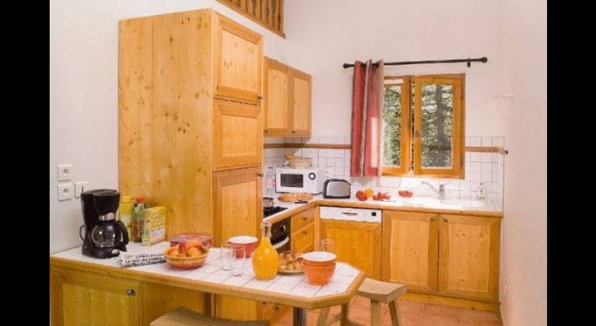 Hotel Madame Vacances Les Chalets De La Diva  Isola