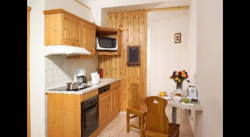 Hotel Madame Vacances Les Chalets De La Diva  Isola