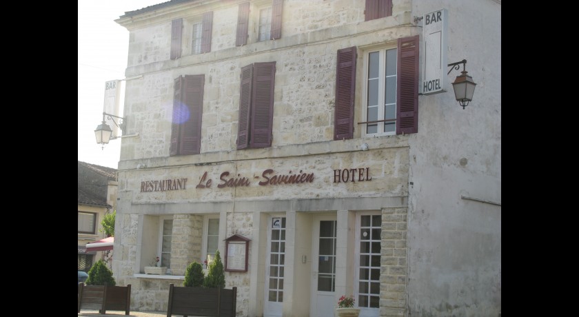 Hotel Le Saint Savinien  Saint-savinien