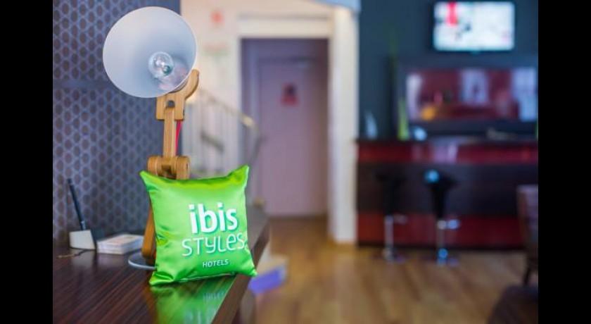 Découvrez l'élégance et le confort à l'Hôtel Ibis Styles Marseille Centre Prado Castellane