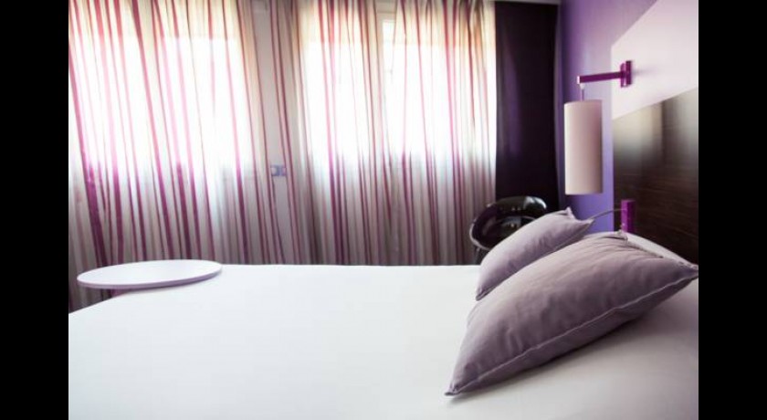 Découvrez l'élégance et le confort à l'Hôtel Ibis Styles Marseille Centre Prado Castellane