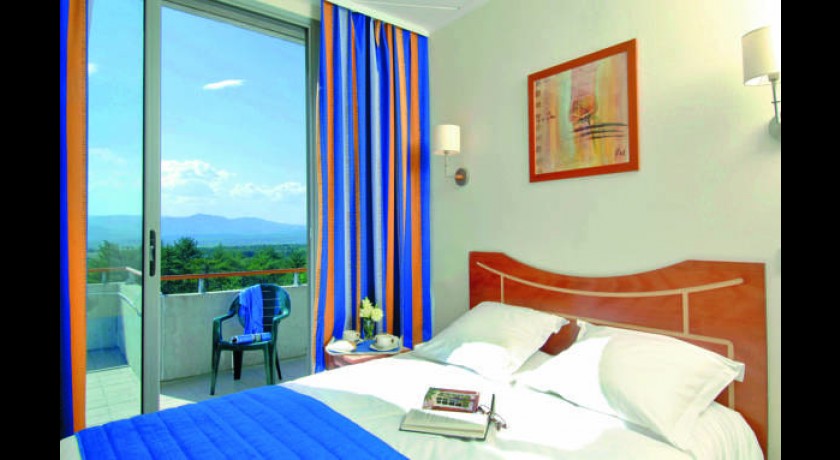 Hotel Pierre & Vacances Resort Le Rouret  Grospierres