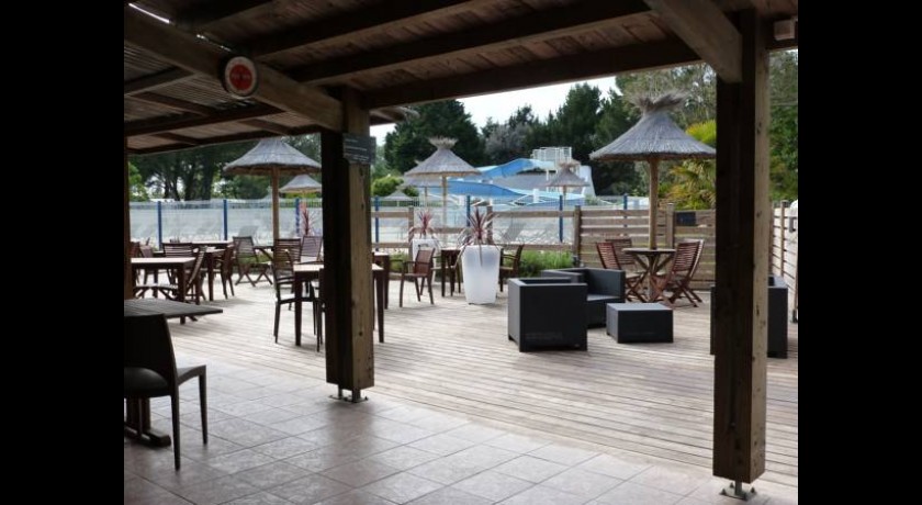 Camping Le Bordeneo  Le palais
