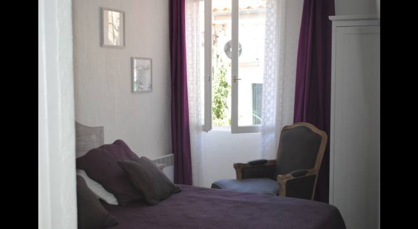 Hôtel Restaurant Le Provençal au Grau du Roi - Cuisine Maison & Chambres Climatisées