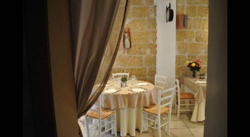 Hôtel Restaurant Le Provençal au Grau du Roi - Cuisine Maison & Chambres Climatisées