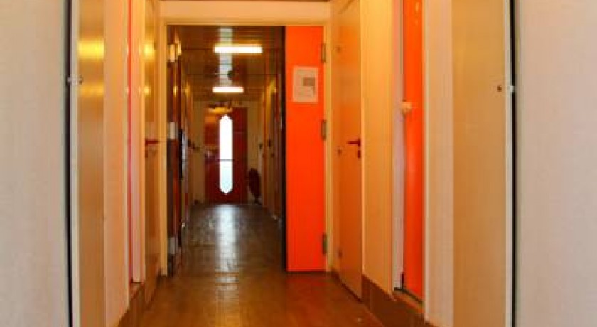 Lemon Hotel - Mery Sur Oise  Méry-sur-oise