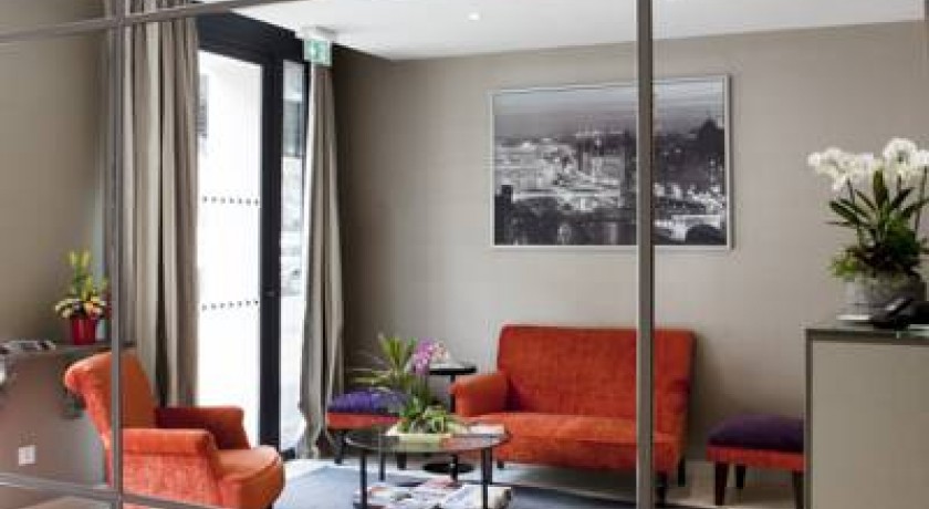 Séjournez au Relais Saint Charles : Hôtel 3 Étoiles Proche de la Tour Eiffel