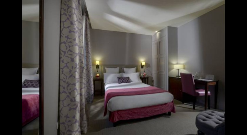 Séjournez au Relais Saint Charles : Hôtel 3 Étoiles Proche de la Tour Eiffel