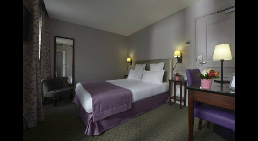 Séjournez au Relais Saint Charles : Hôtel 3 Étoiles Proche de la Tour Eiffel