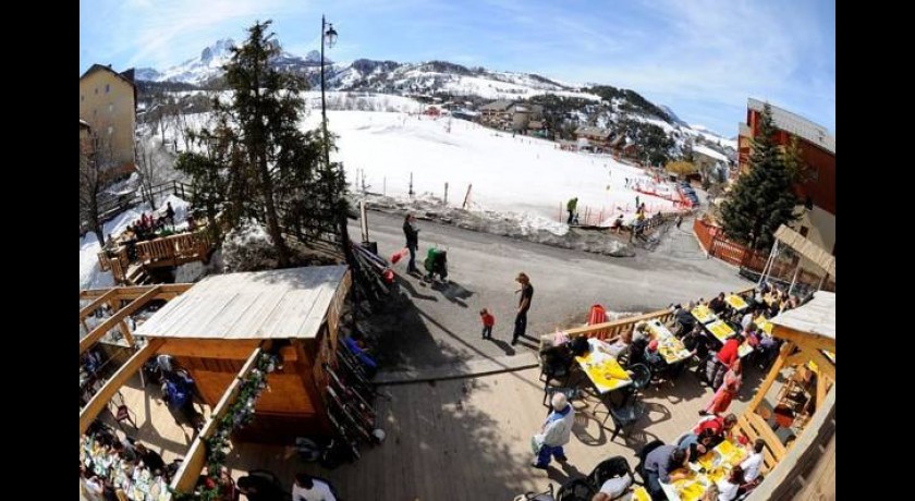 Hôtel L'Équipe  Le sauze