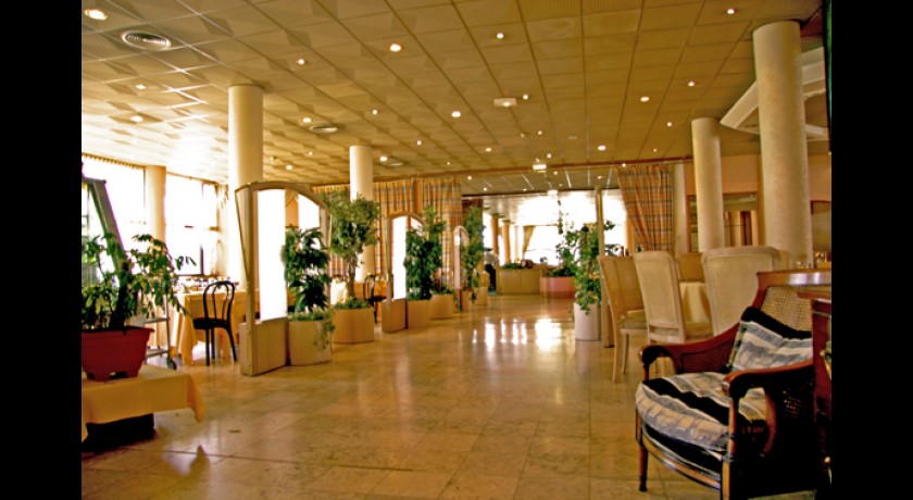 Hotel Logis Lyon Est  Saint-maurice-de-beynost