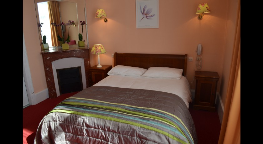 Hôtel La Poularde  Gien