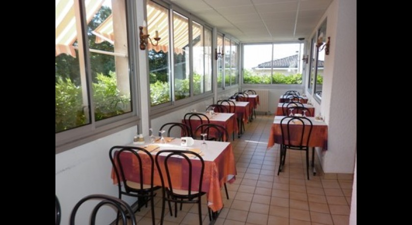 Hôtel Restaurant De Pommeil  Guéret