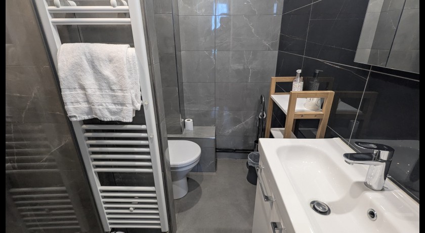 Hôtel Jean Bart - Séjournez au cœur de Paris 6ème, près du Jardin du Luxembourg