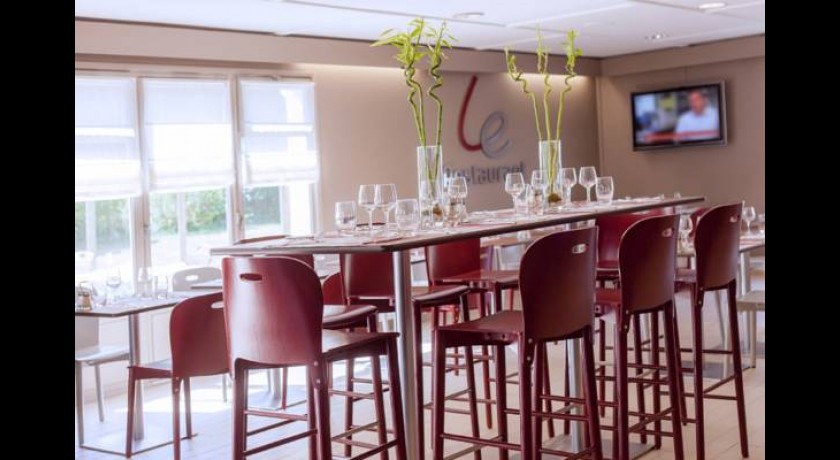 Hôtel-restaurant Campanile Buc 