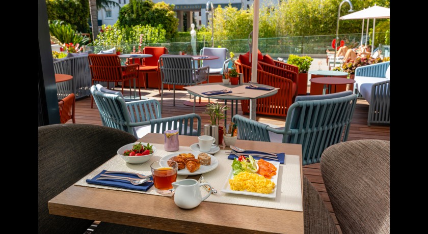 Hôtel Le Canberra Cannes - Luxe, Confort et Bien-Être au Cœur de la Côte d'Azur