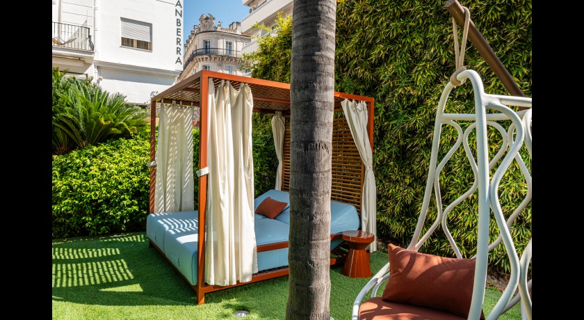 Hôtel Le Canberra Cannes - Luxe, Confort et Bien-Être au Cœur de la Côte d'Azur
