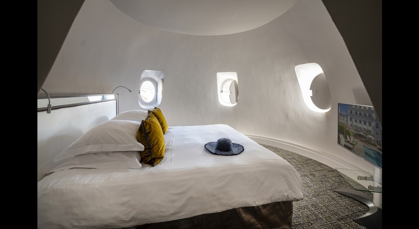 Hôtel Le Canberra Cannes - Luxe, Confort et Bien-Être au Cœur de la Côte d'Azur