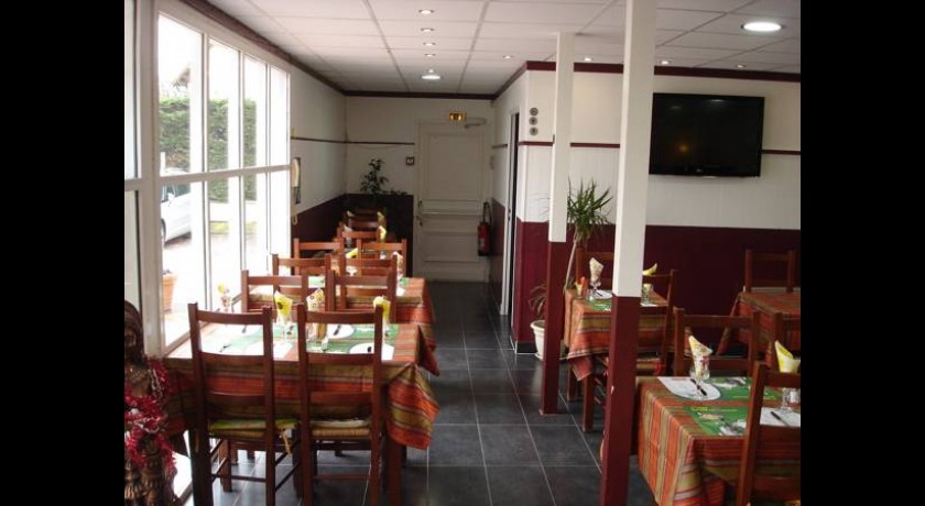 Hôtel Achères Oline – Les Olivers : Séjour Confortable à Proximité de Paris