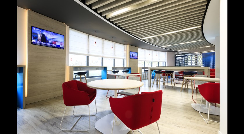 HÔTEL HOLIDAY INN EXPRESS PARIS VÉLIZY | Hôtel 3 étoiles proche de Versailles, Paris-Orly et des Transports