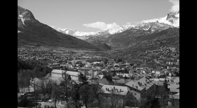Séjour Authentique à l'Auberge de la Paix, Hôtel 3 étoiles à Briançon