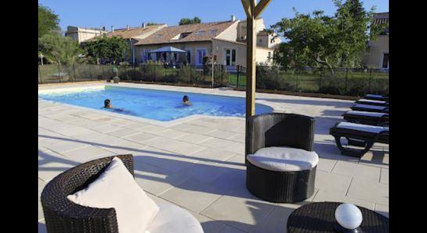 Hotel Déjeunez Sous L'arbre  Rousset