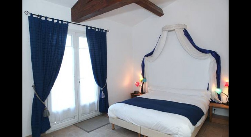 Hotel Déjeunez Sous L'arbre  Rousset