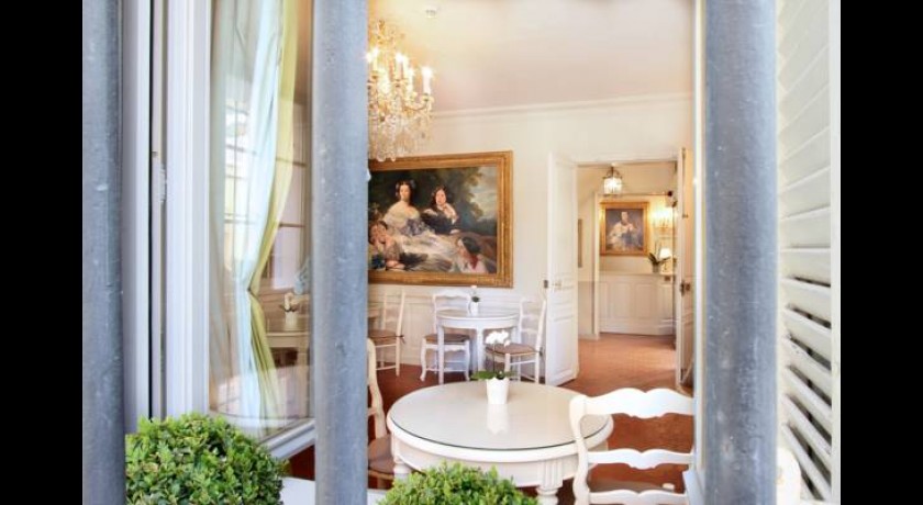 Hôtel 3 étoiles Aix-en-Provence - Hôtel des Quatre Dauphins au cœur du centre historique