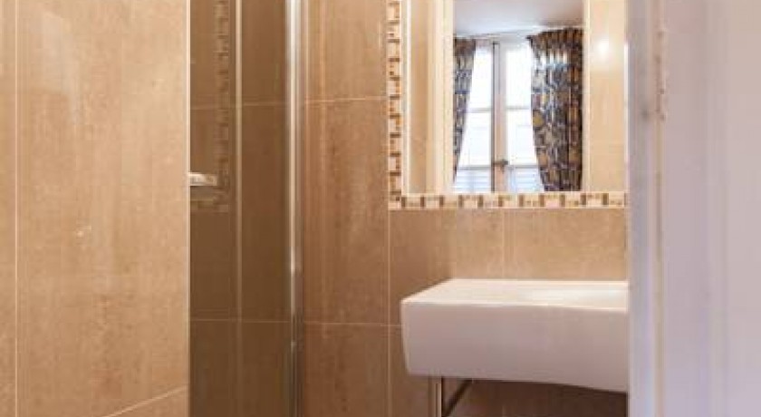 Hôtel 3 étoiles Aix-en-Provence - Hôtel des Quatre Dauphins au cœur du centre historique