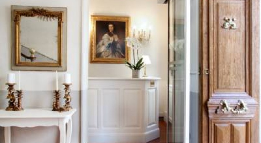 Hôtel 3 étoiles Aix-en-Provence - Hôtel des Quatre Dauphins au cœur du centre historique