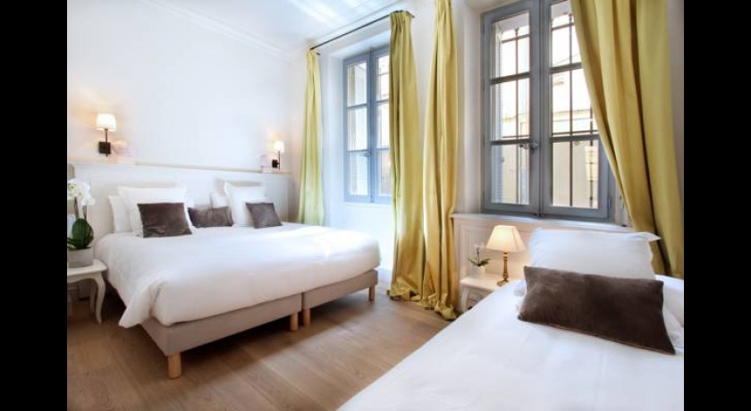 Hôtel 3 étoiles Aix-en-Provence - Hôtel des Quatre Dauphins au cœur du centre historique