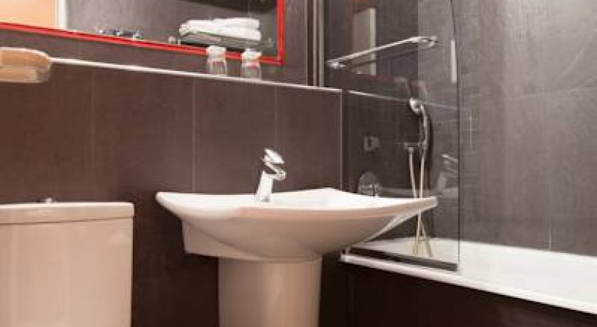 Hôtel 3 étoiles Aix-en-Provence - Hôtel des Quatre Dauphins au cœur du centre historique