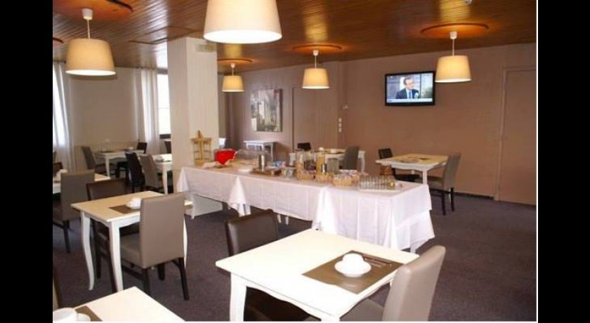 Hôtel Le Cristol à Briançon - Votre séjour idéal aux portes des montagnes