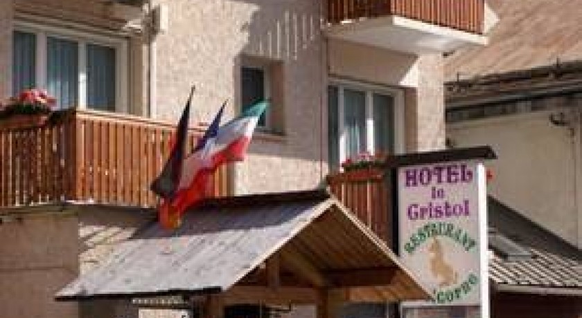 Hôtel Le Cristol à Briançon - Votre séjour idéal aux portes des montagnes