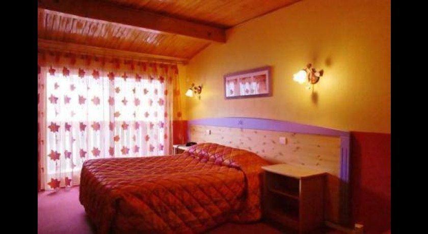 Hôtel Le Cristol à Briançon - Votre séjour idéal aux portes des montagnes