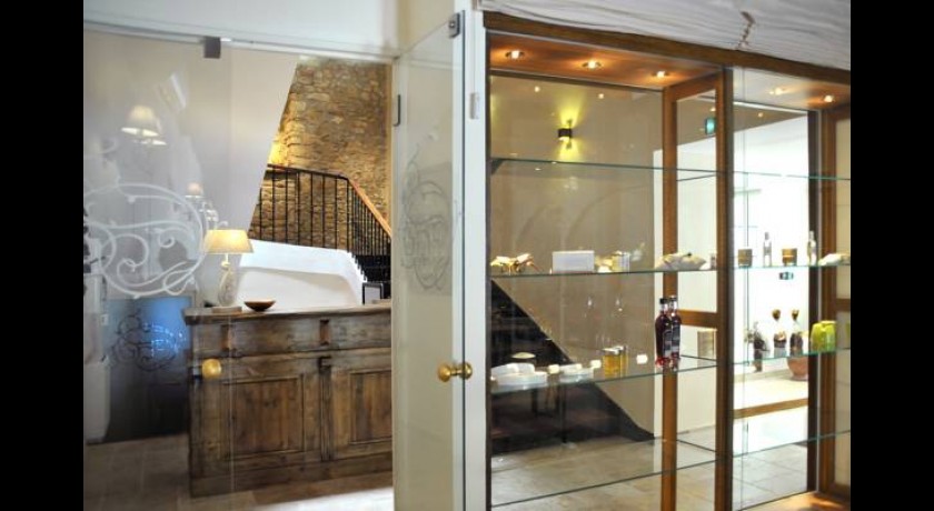 Hotel La Vallée De L'arc  Trets