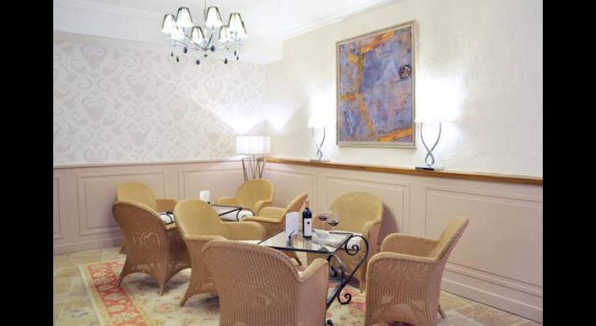 Hotel La Vallée De L'arc  Trets