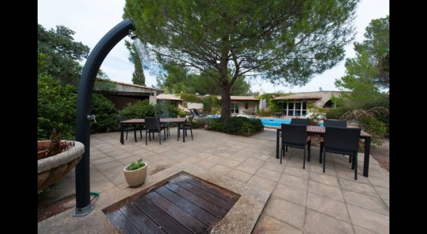 Hotel Le Devem De Mirapier  Cornillon-confoux