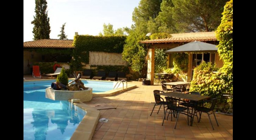 Hotel Le Devem De Mirapier  Cornillon-confoux