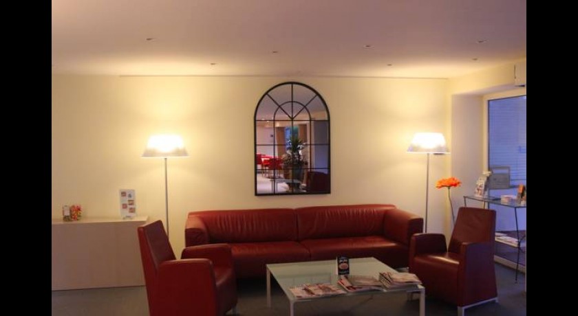 Royal Cottage Cassis - Hôtel 3 Étoiles avec Piscine, Vue Mer et Proximité des Calanques