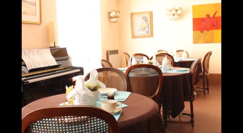 Elysée Hôtel  Châteauroux