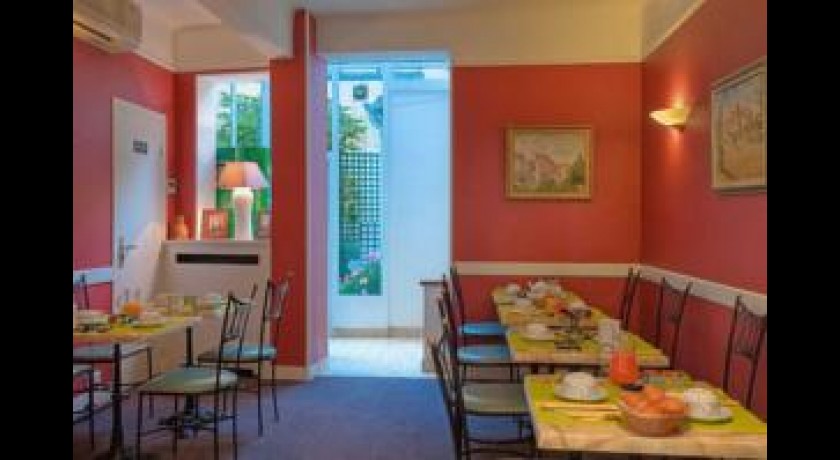 HÔTEL BALDI | Hôtel 3 Étoiles à Paris 15ème | Proche Tour Eiffel