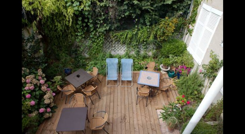 Hôtel Mirabeau à Tours - Charmant Hôtel 2 Étoiles en Centre-ville Près de la Gare et du Palais des Congrès