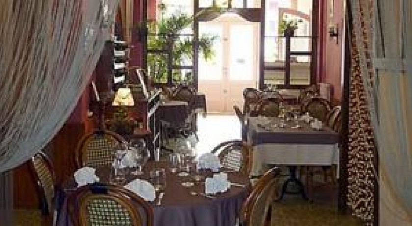 Hôtel Du Commerce  Bellegarde